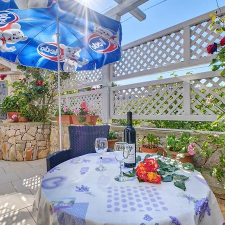 Apartment Neno - Terrace & Parking Veli Lošinj Exterior foto
