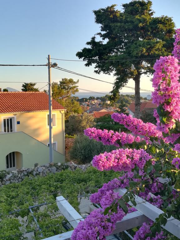 Apartment Neno - Terrace & Parking Veli Lošinj Exterior foto