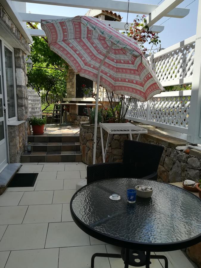 Apartment Neno - Terrace & Parking Veli Lošinj Exterior foto