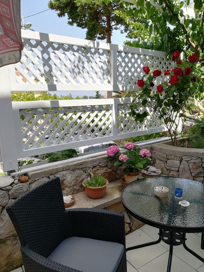 Apartment Neno - Terrace & Parking Veli Lošinj Exterior foto